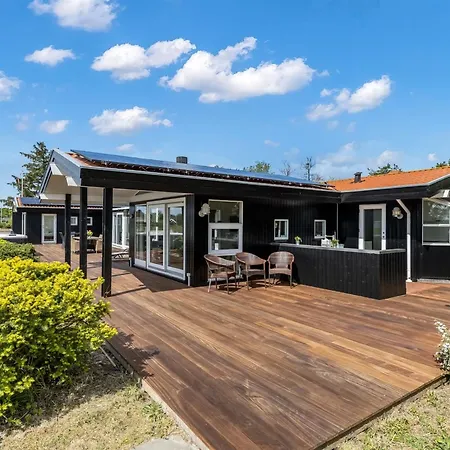 Xaverius - 30m From The Sea By Interhome *